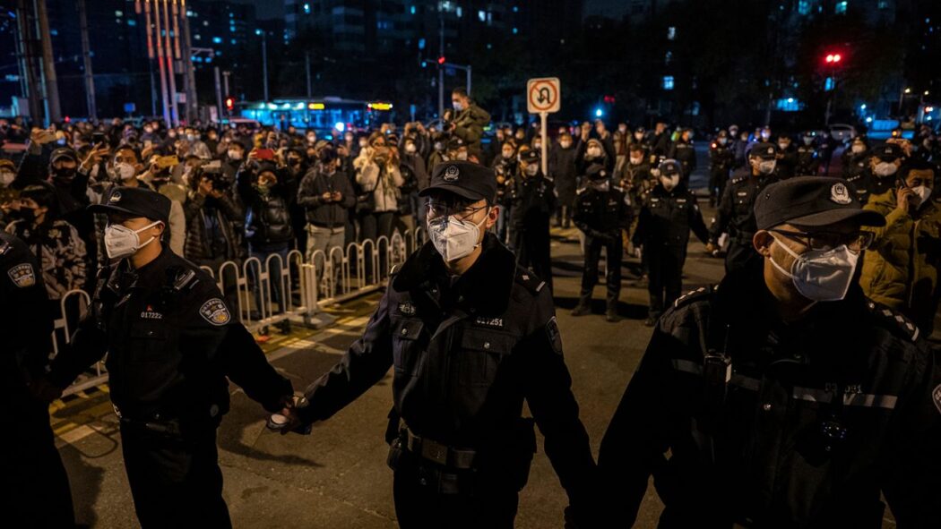 [Κίνα] Αντικυβερνητικές διαδηλώσεις ενάντια στα σκληρά lockdown της πολιτικής μηδενικών κρουσμάτων